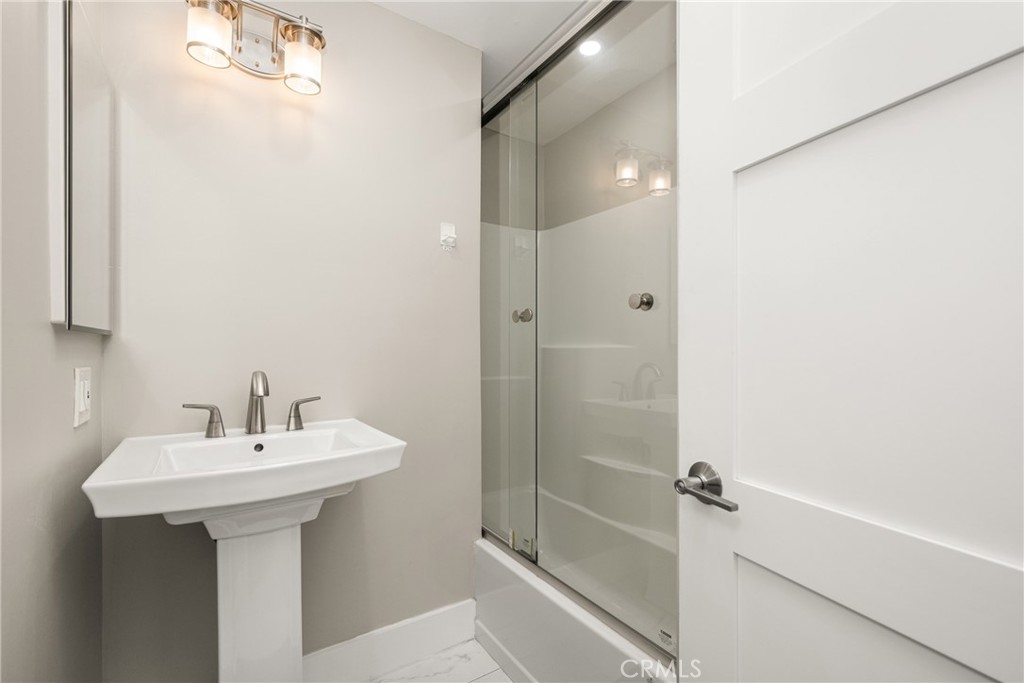 970 N Lincoln Street