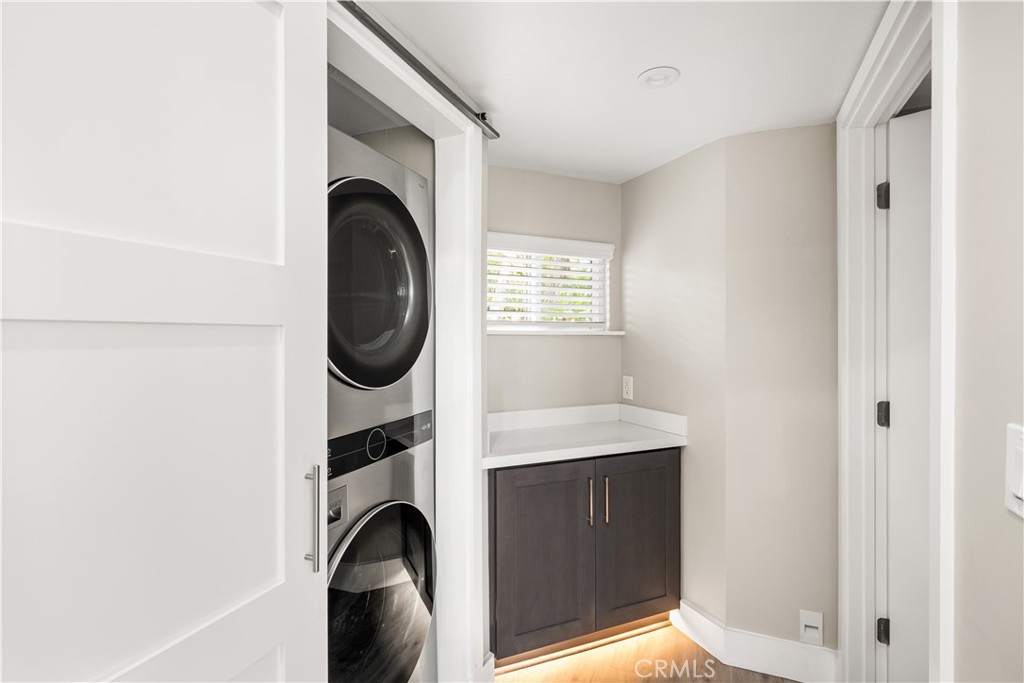 970 N Lincoln Street