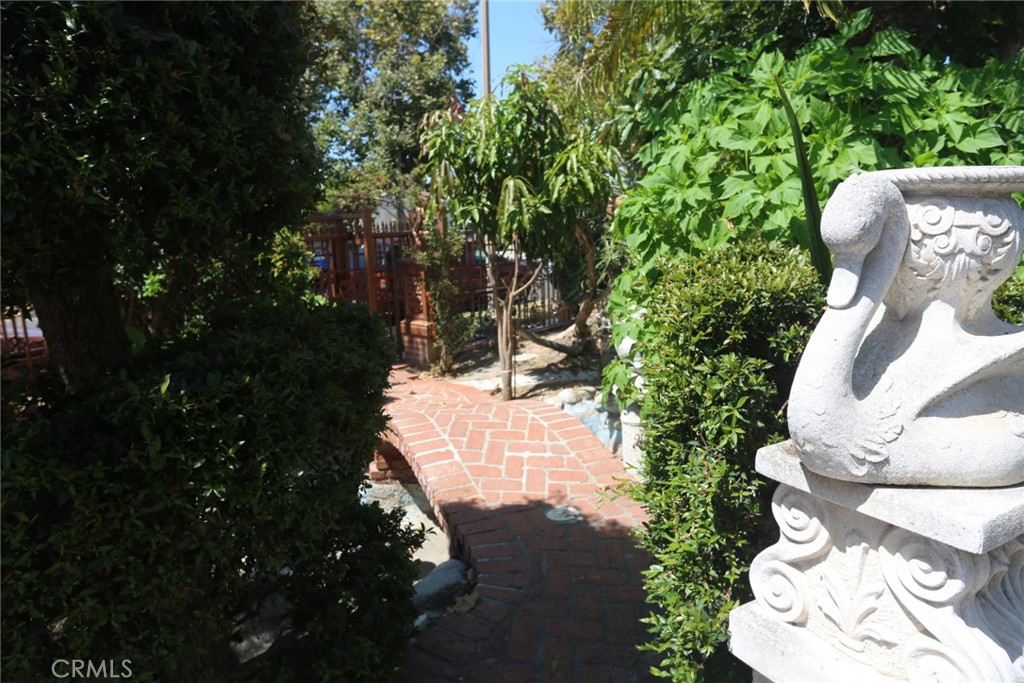 2009 West Saint Anne Place