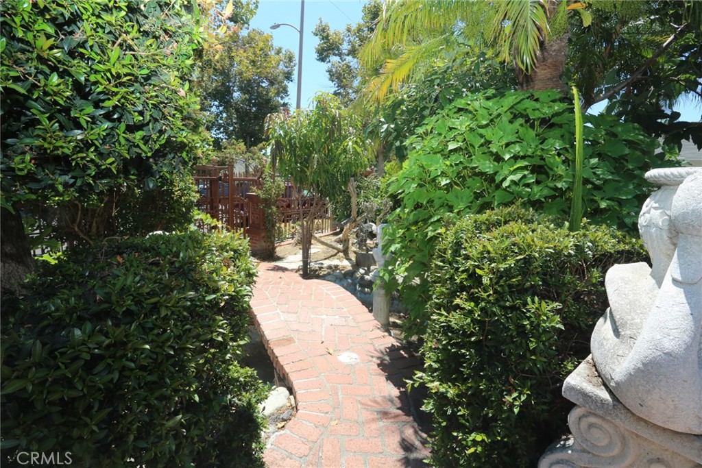 2009 West Saint Anne Place