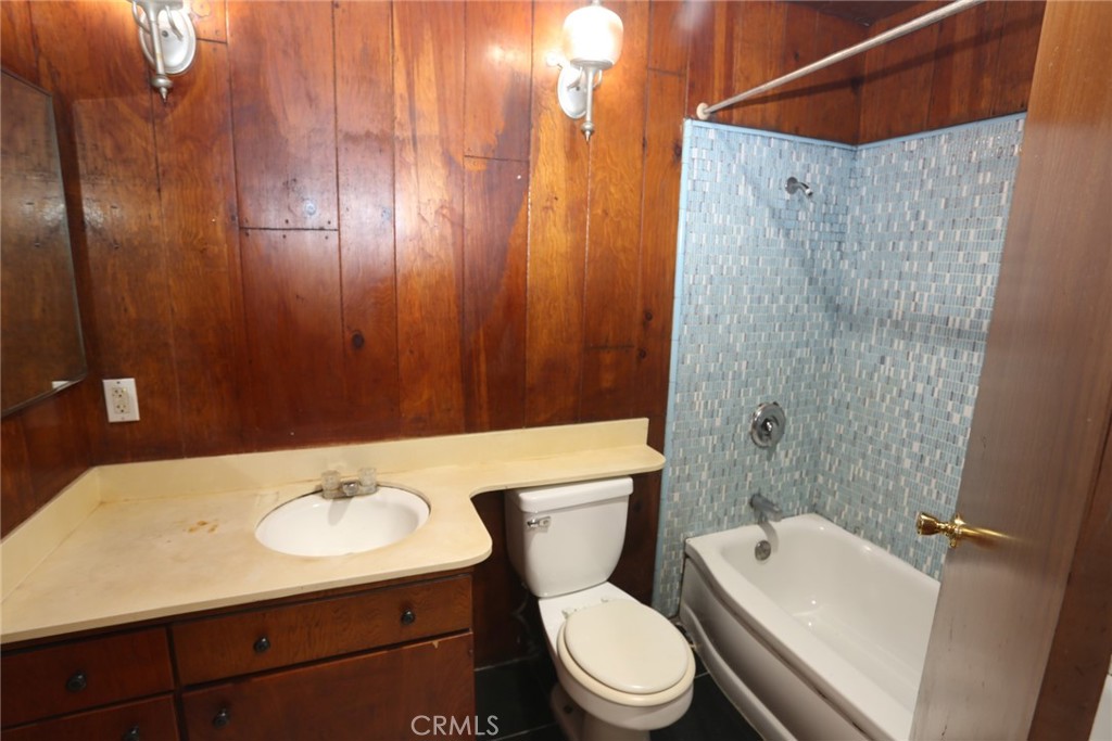 2009 West Saint Anne Place