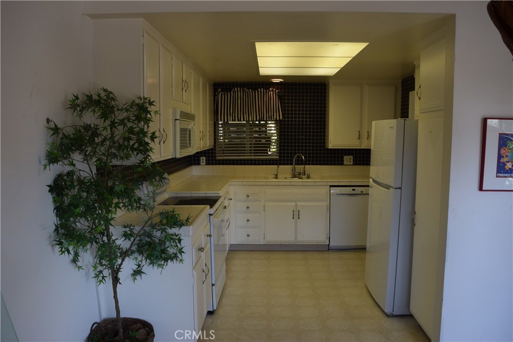 3014 A Via Buena Vista A