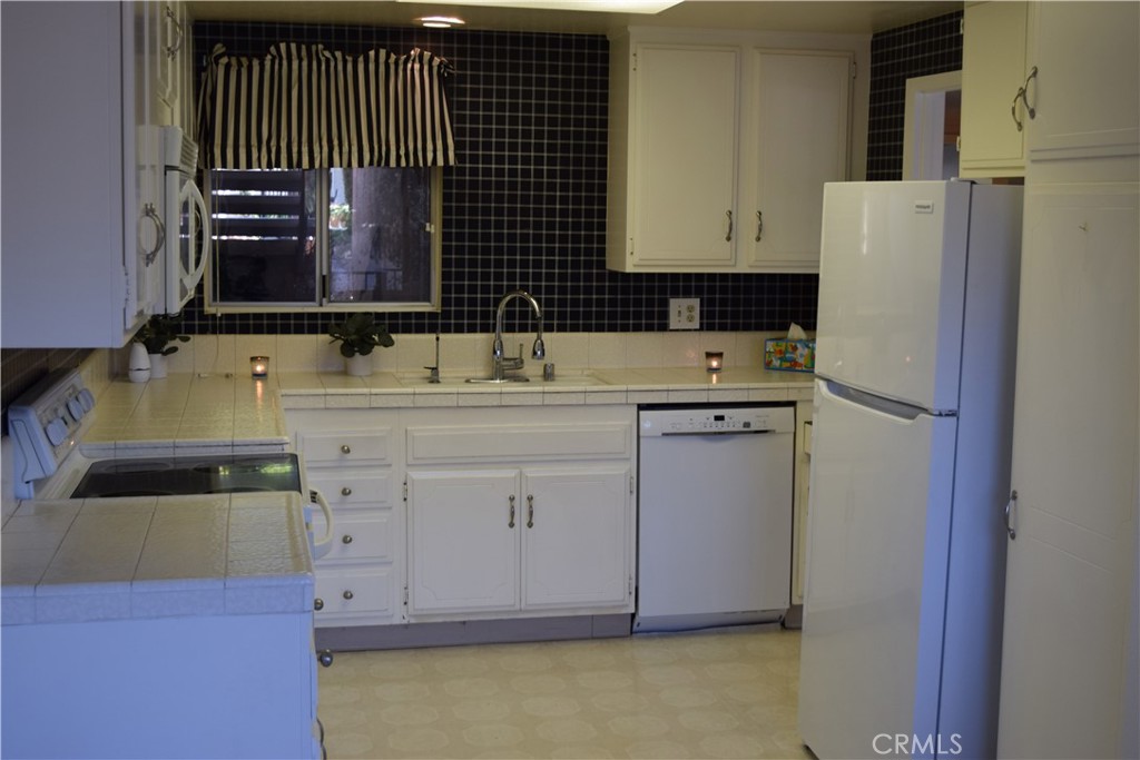 3014 A Via Buena Vista A