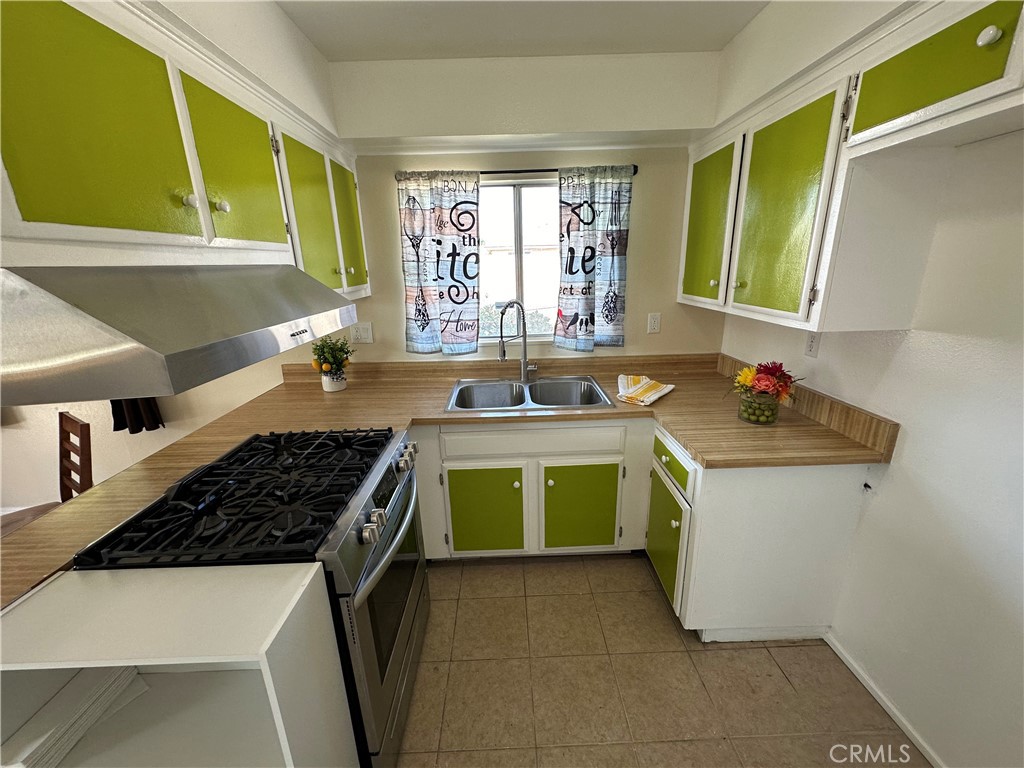 11754 Azalea Avenue 11754