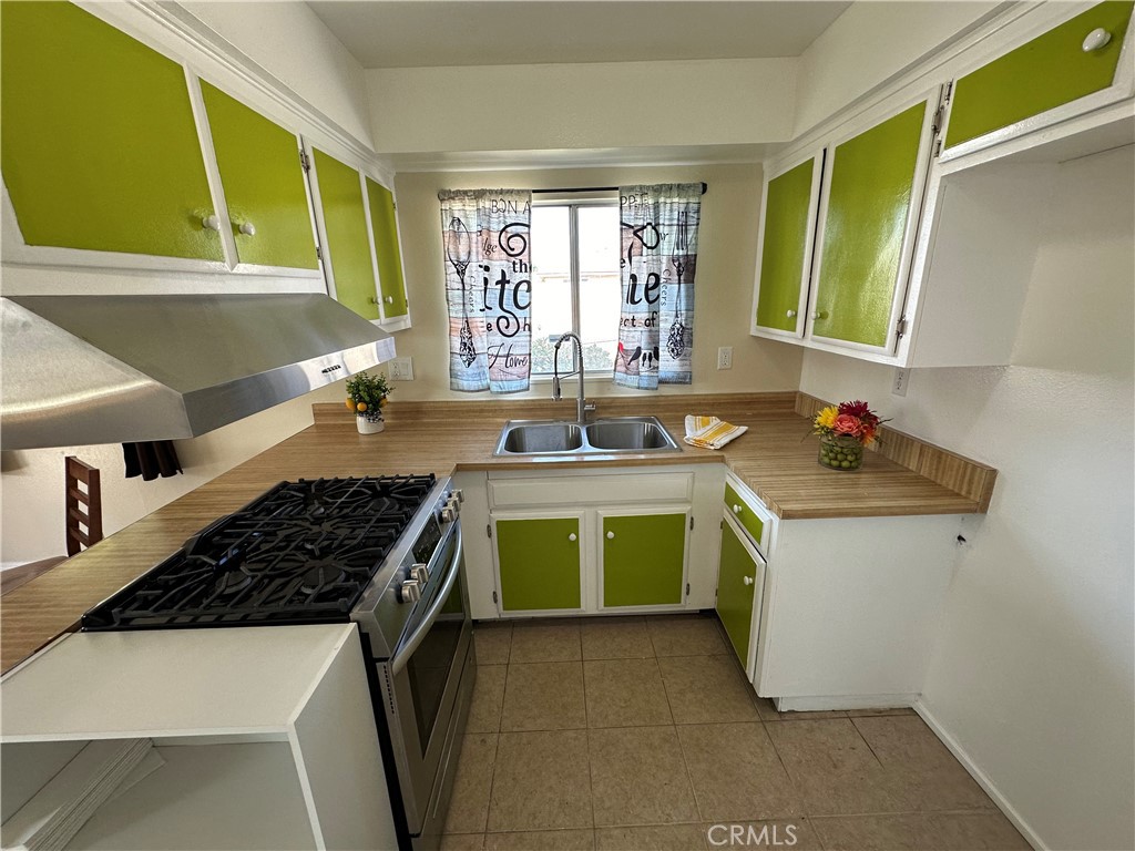 11754 Azalea Avenue 11754