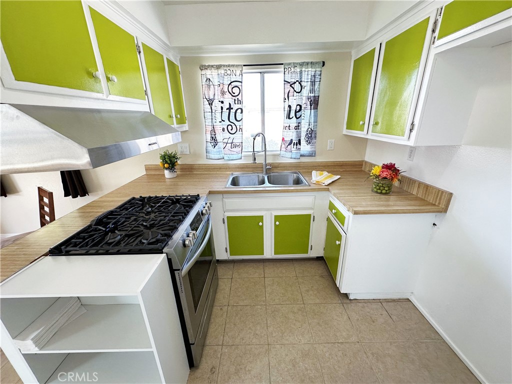 11754 Azalea Avenue 11754