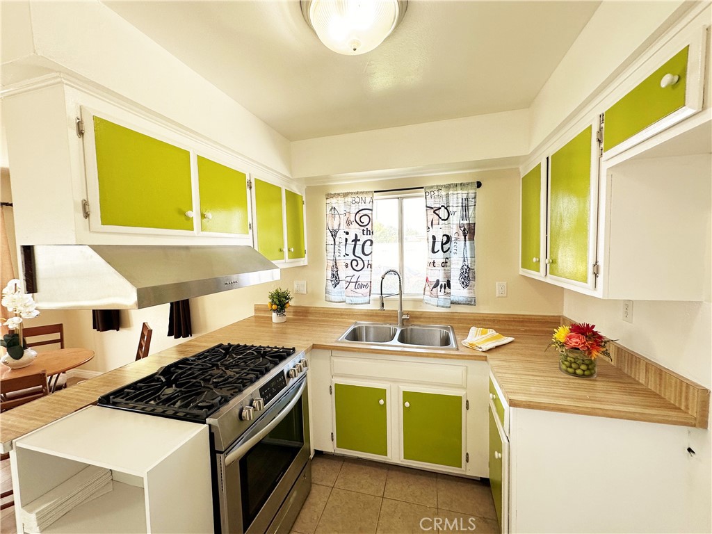 11754 Azalea Avenue 11754