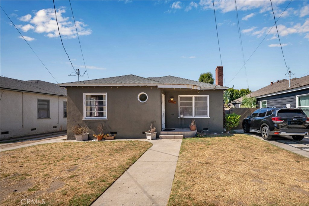 1067 Ximeno Avenue