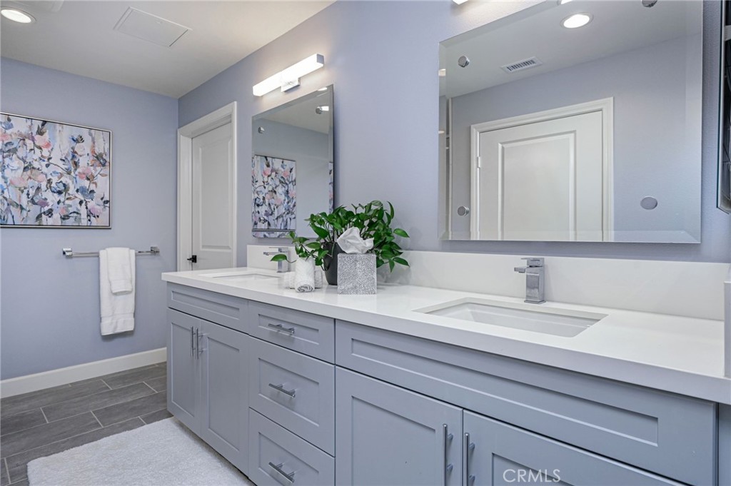 280 BUENA VIDA Drive 207