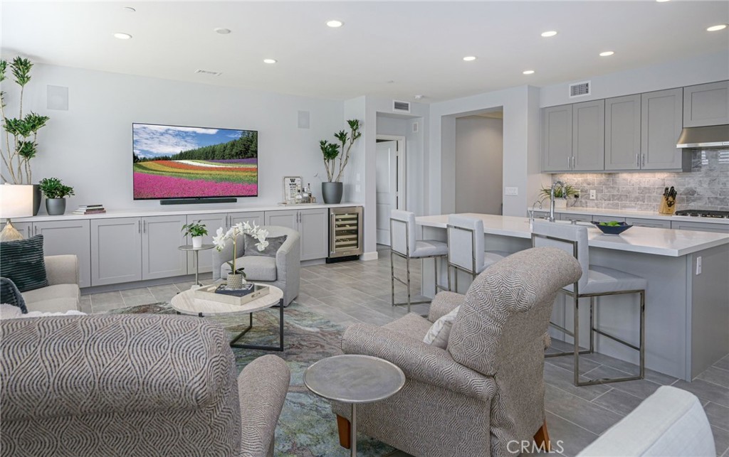 280 BUENA VIDA Drive 207