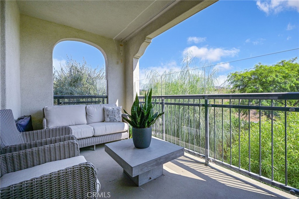 280 BUENA VIDA Drive 207