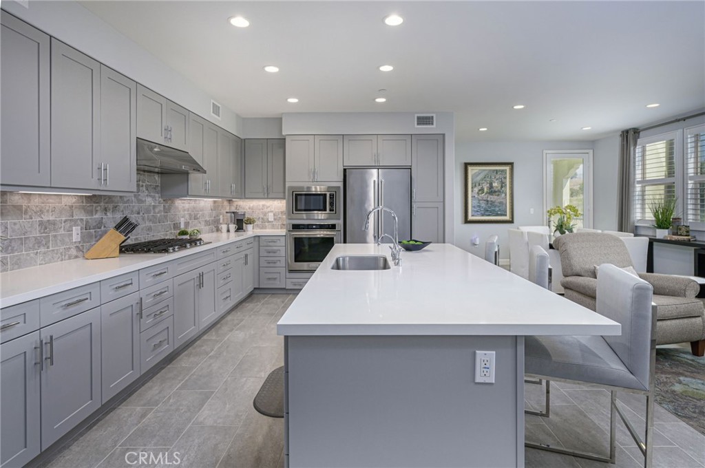 280 BUENA VIDA Drive 207