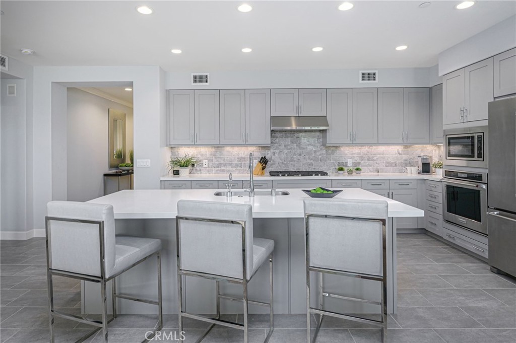 280 BUENA VIDA Drive 207