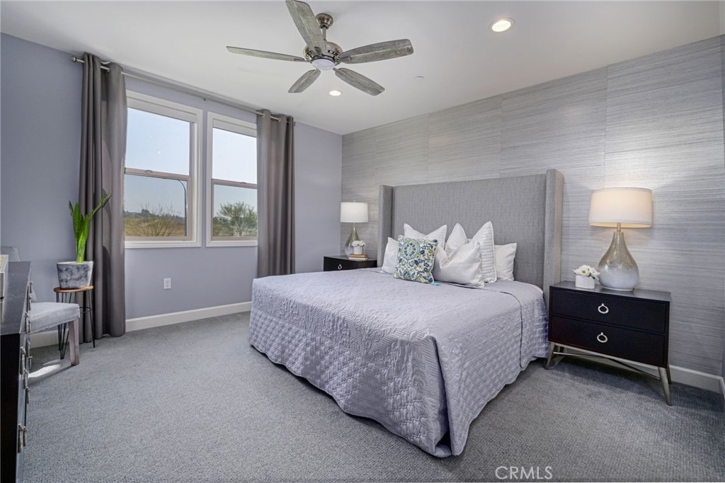 280 BUENA VIDA Drive 207