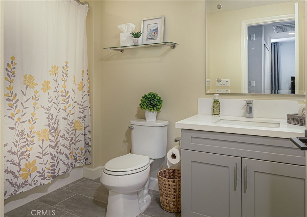 280 BUENA VIDA Drive 207