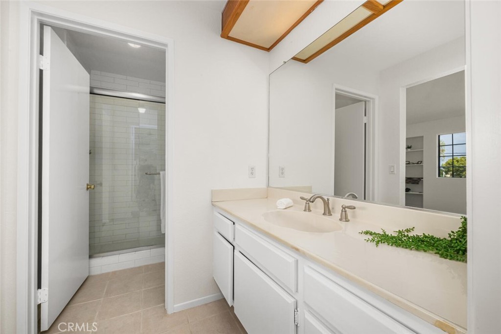 3561 W Greentree Circle F