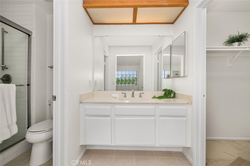 3561 W Greentree Circle F