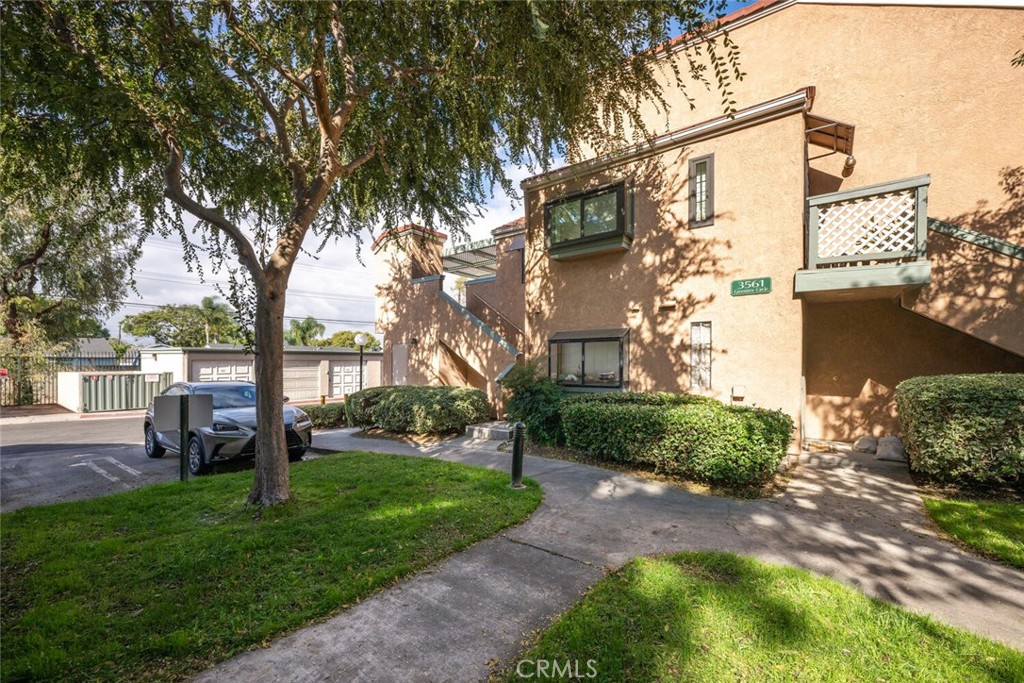 3561 W Greentree Circle F