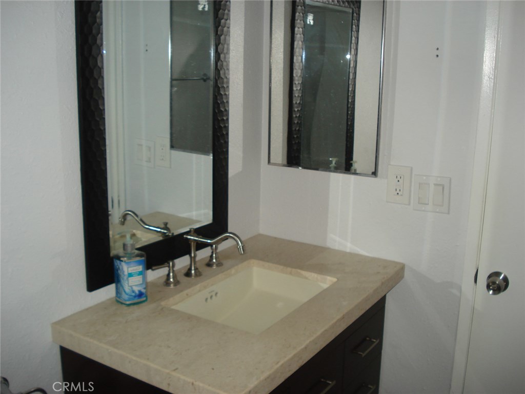 660 South Glassell Street 2