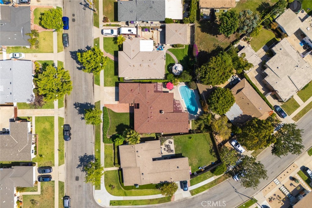 6064 E Oakbrook Street