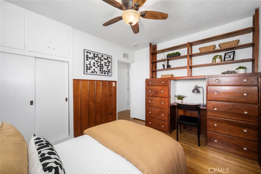 6064 E Oakbrook Street