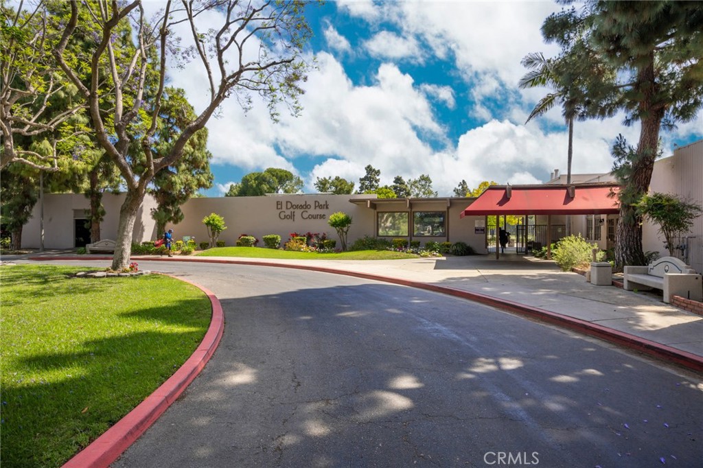 6064 E Oakbrook Street