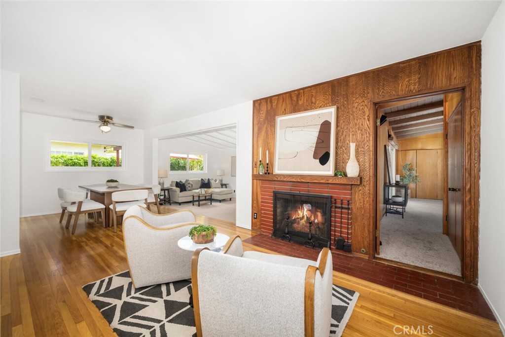 6064 E Oakbrook Street