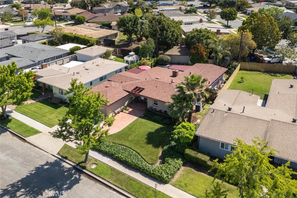 6064 E Oakbrook Street