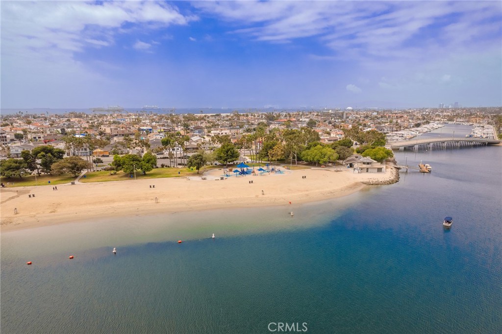 6064 E Oakbrook Street