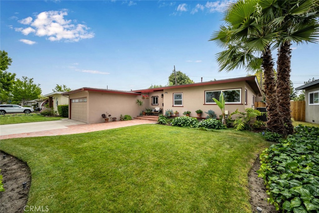 6064 E Oakbrook Street