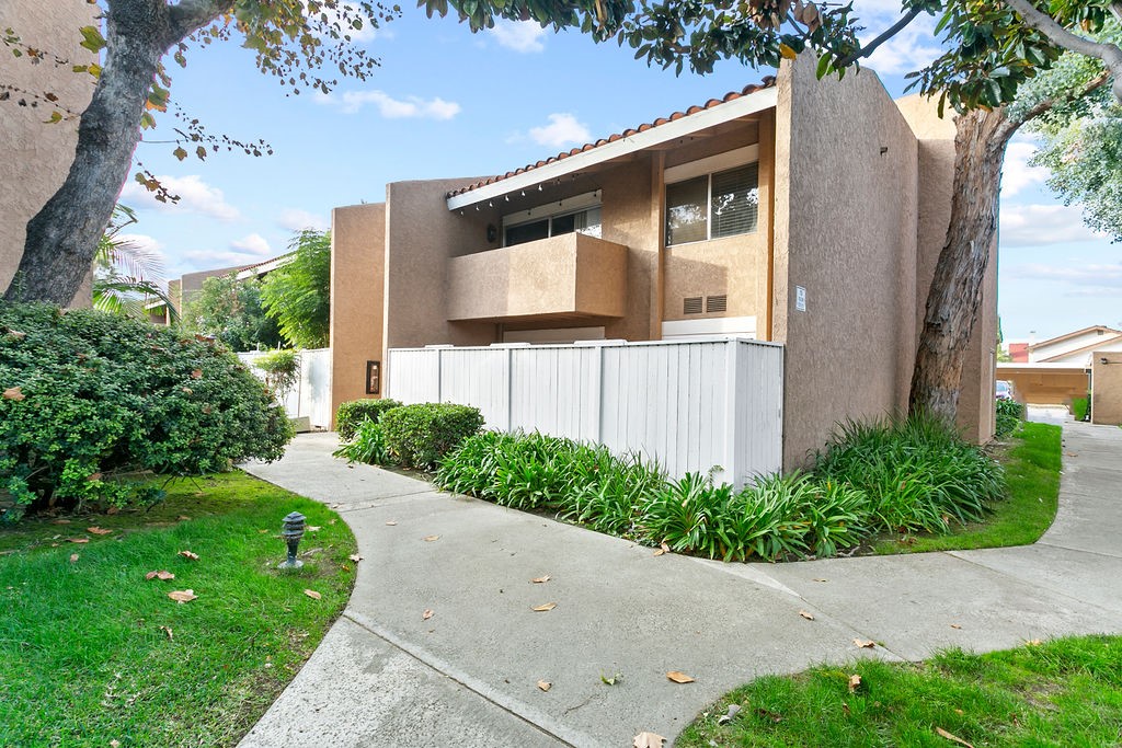 1101 W Macarthur Boulevard 215