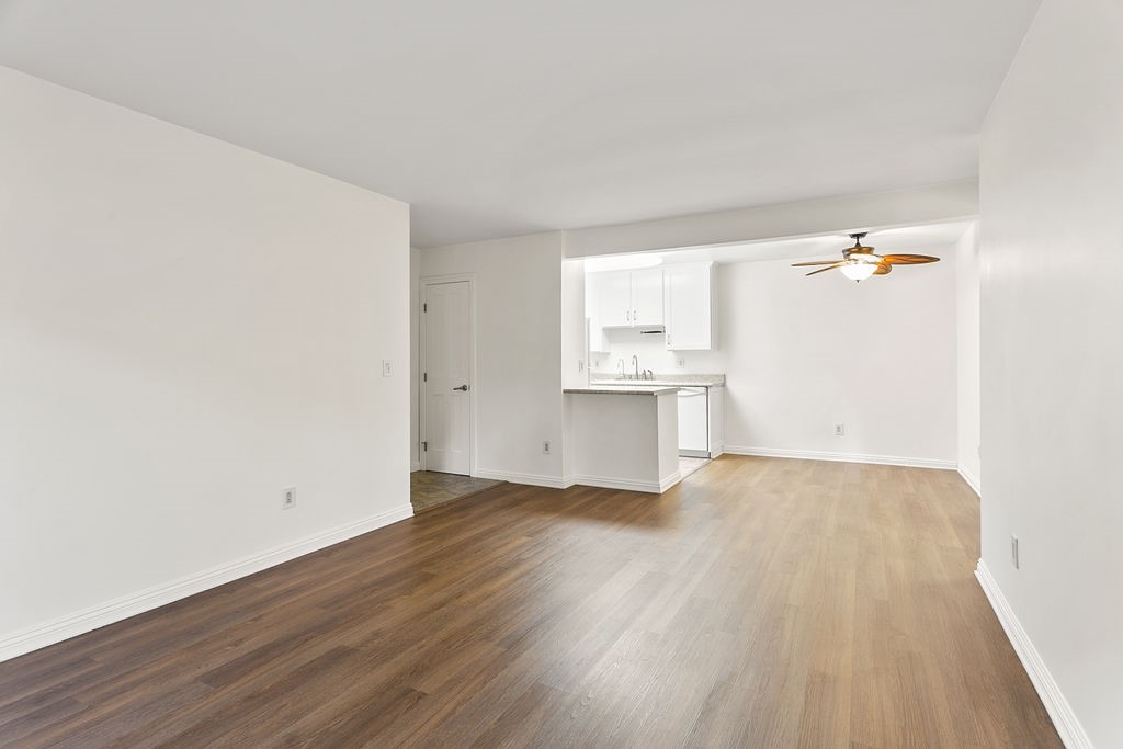 1101 W Macarthur Boulevard 215