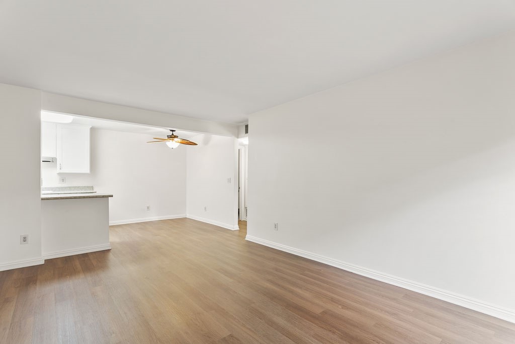 1101 W Macarthur Boulevard 215