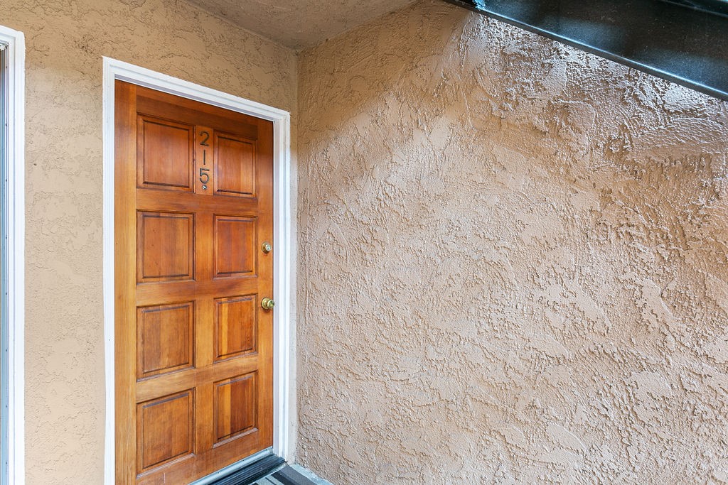 1101 W Macarthur Boulevard 215