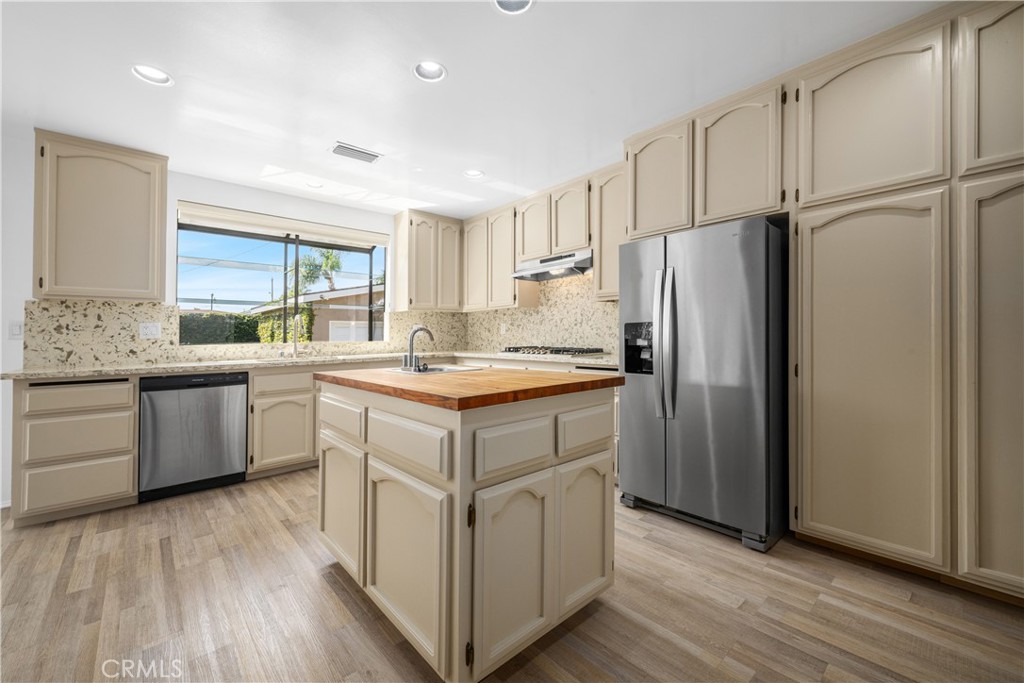 6724 E El Salvador Street