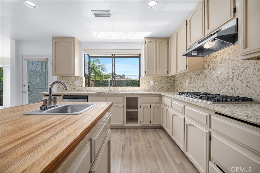 6724 E El Salvador Street