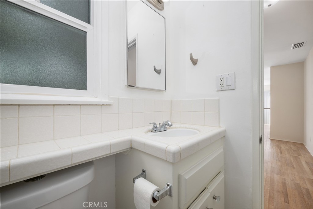 6724 E El Salvador Street