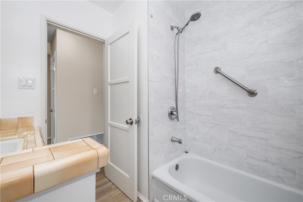 6724 E El Salvador Street