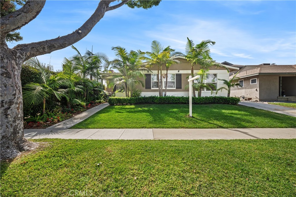 6724 E El Salvador Street