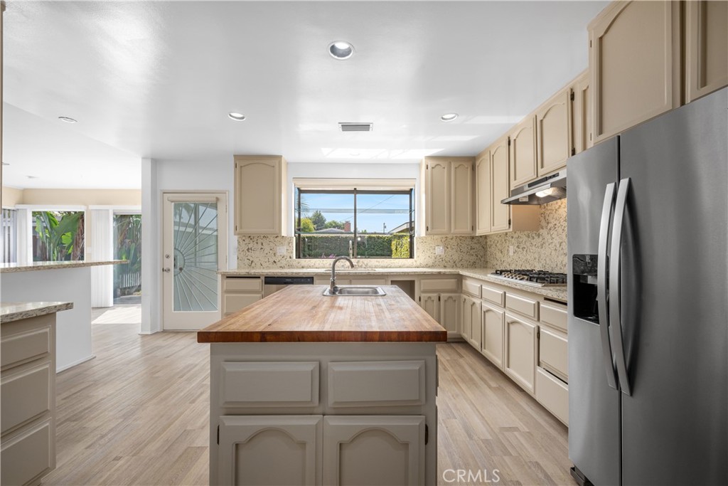 6724 E El Salvador Street