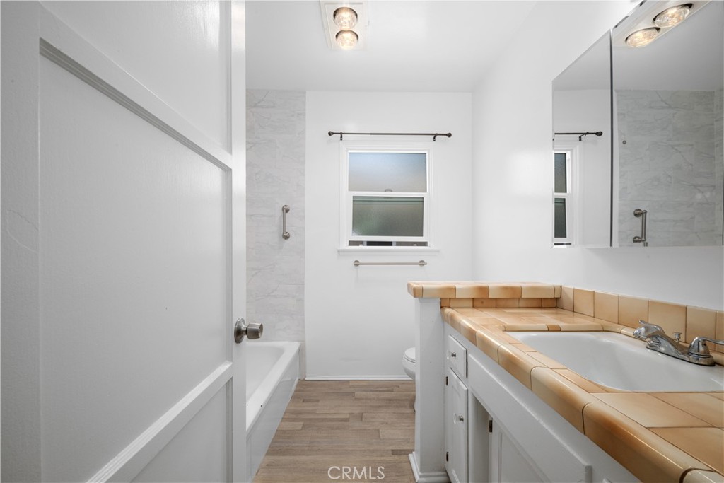 6724 E El Salvador Street