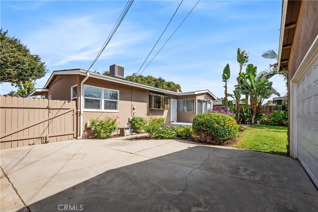 6724 E El Salvador Street