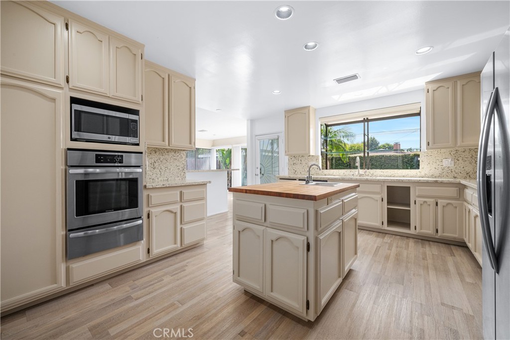 6724 E El Salvador Street