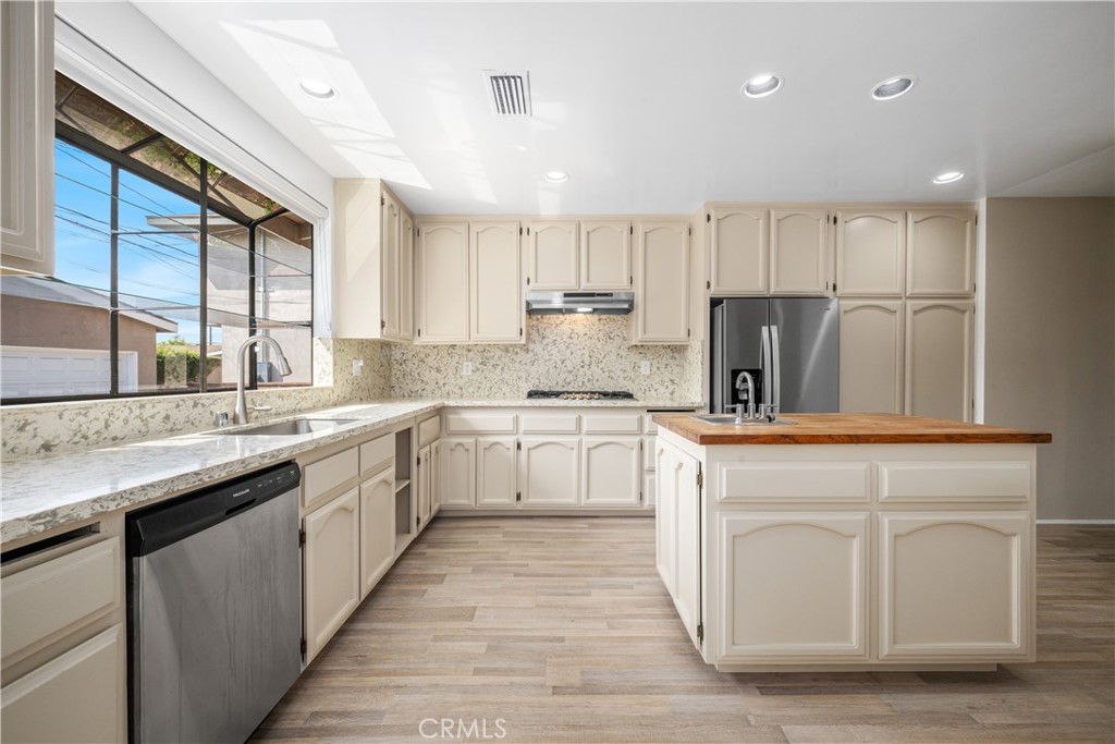 6724 E El Salvador Street