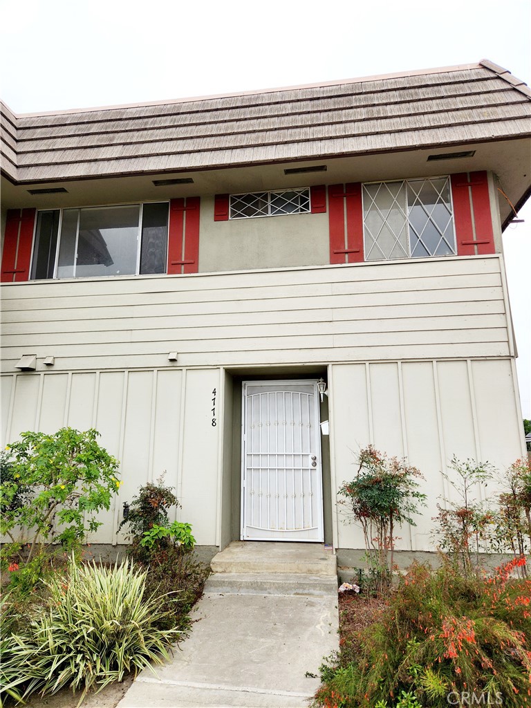 4778 Larwin Avenue