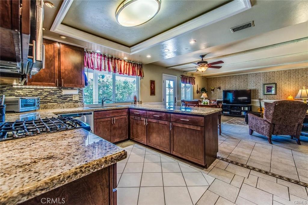 128 S Plantation Place