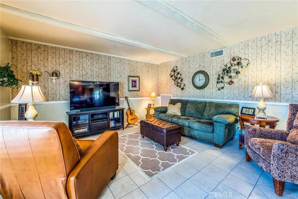 128 S Plantation Place