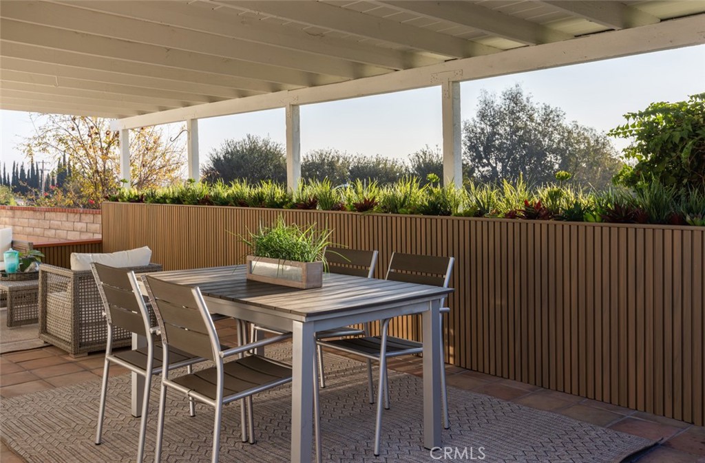 2028 E Orangeview Lane