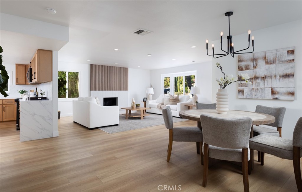 2028 E Orangeview Lane