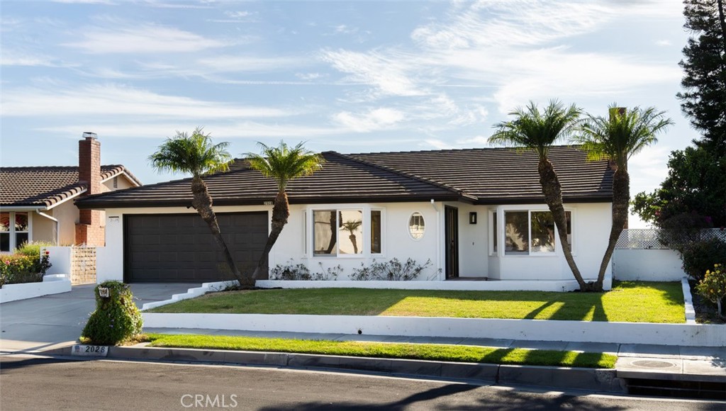 2028 E Orangeview Lane